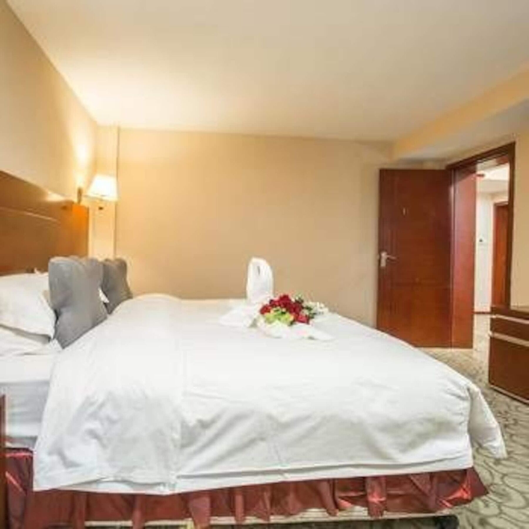 Chonpines Hotel Аншун Екстериор снимка